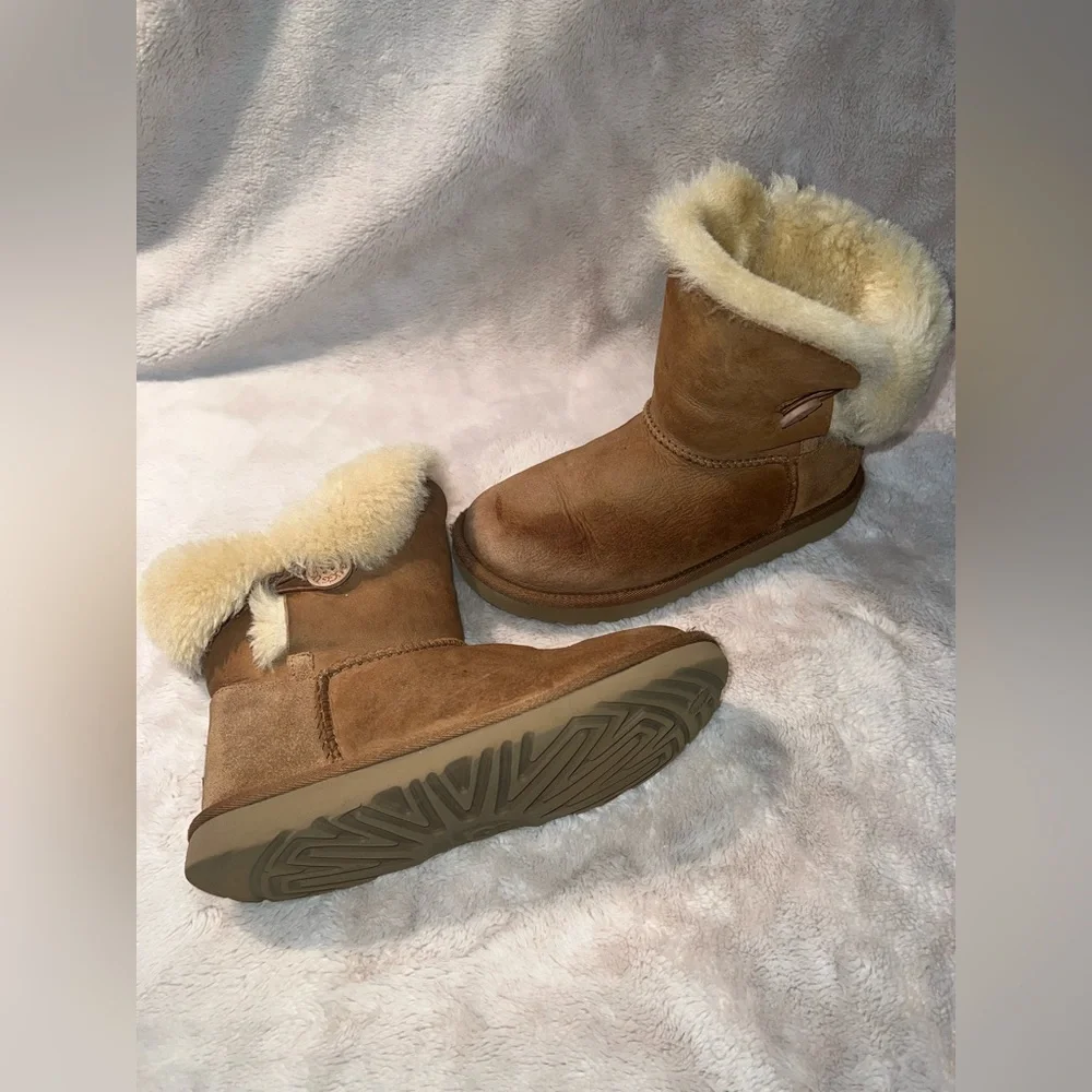Ugg Bailey Button Boots Size 5 - Picture 1 of 7